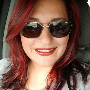 Meet your Posher, Yvette